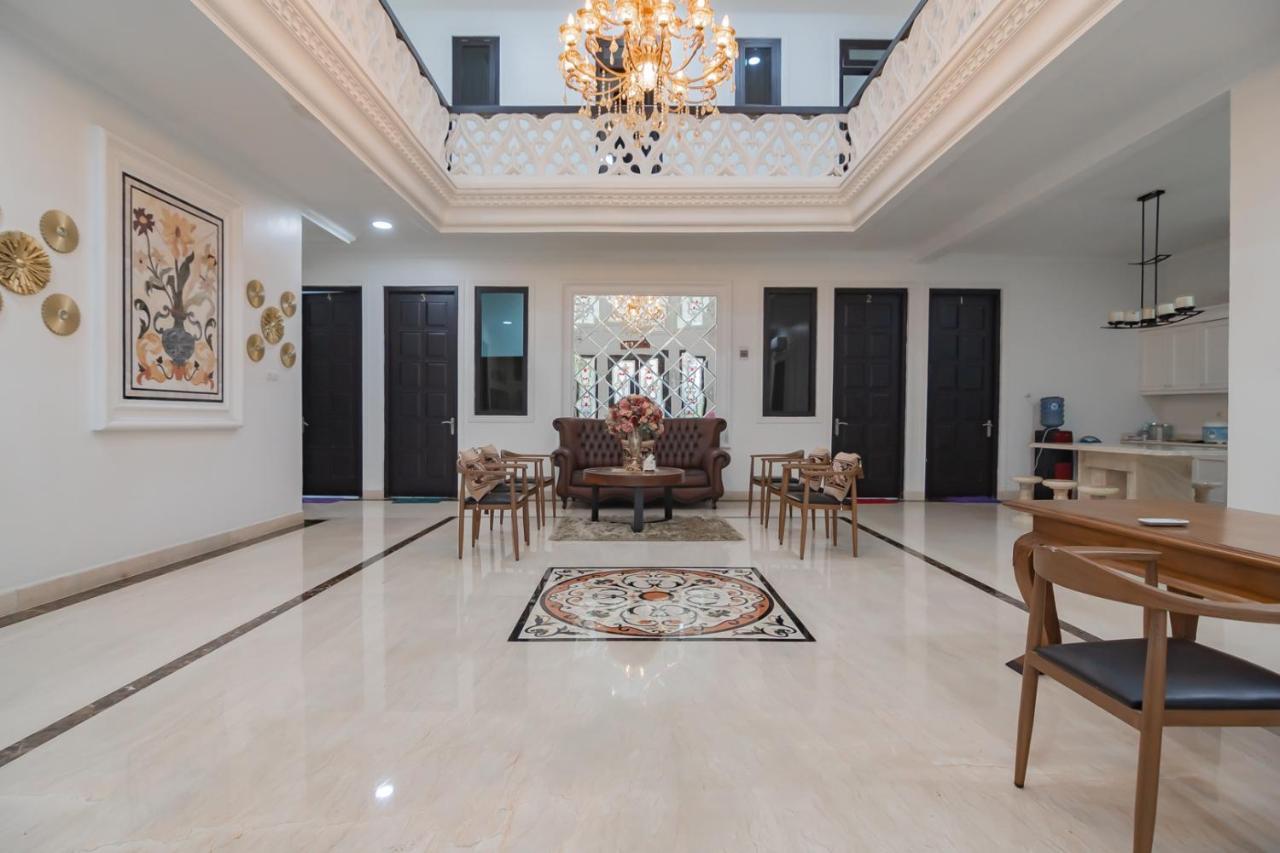 Family Homestay Syariah Cirebon Mitra Reddoorz Exteriör bild